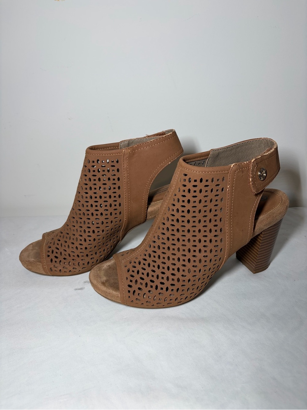 Giani Bernini Tan Perforated Open-Toe Block Heel Sandals